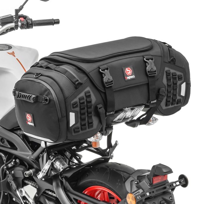 Geantă moto spate Bagtecs XR65 65L montată pe motocicletă